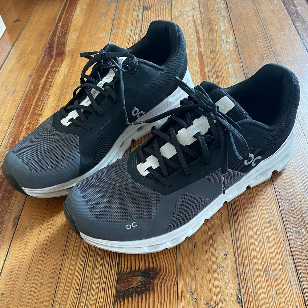 Cloud runner men’s sneakers 11.5